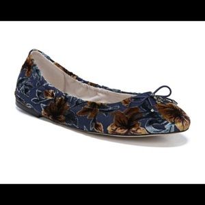 Sam Edelman Felicia Flat In Baltic Navy Floral Velvet 9